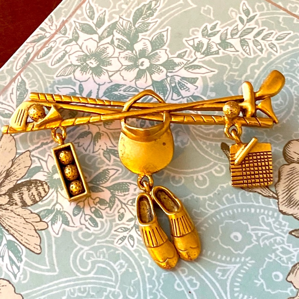 Vintage 70s Danecraft Gold Toned GOLF Broach